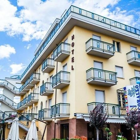 ג'וליאנובה Hotel Corallo מראה חיצוני תמונה