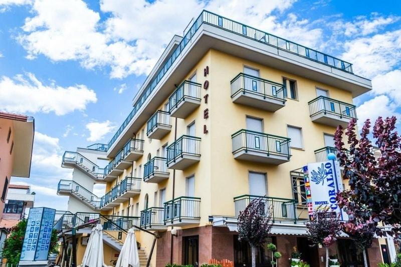 ג'וליאנובה Hotel Corallo מראה חיצוני תמונה